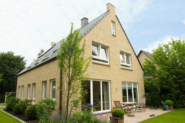 Hollandischer Baustil Farmhouse Exterior Hamburg By O Haus