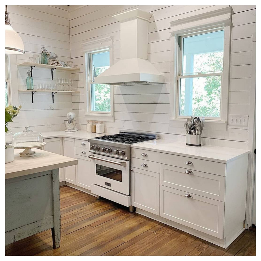 Inspiration for a mid-sized rustic kitchen remodel