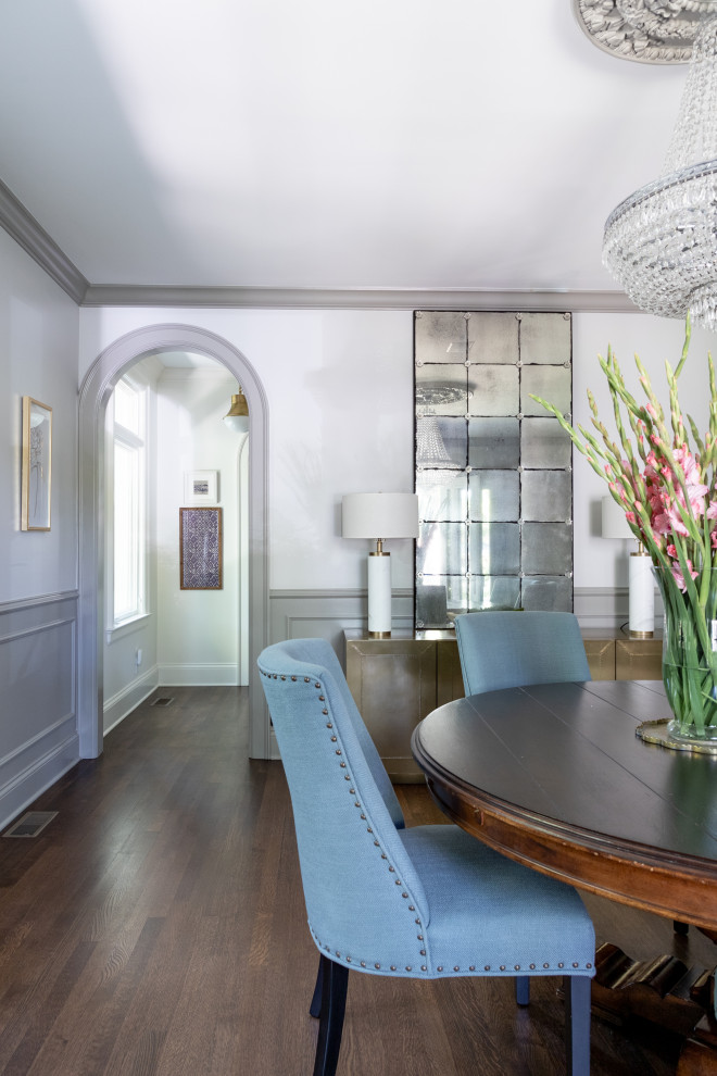Transitional home design photo in Indianapolis