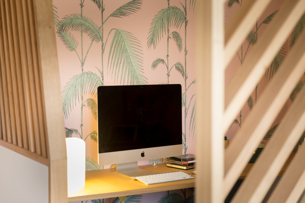Photo of a mid-sized scandinavian home office in Rennes.