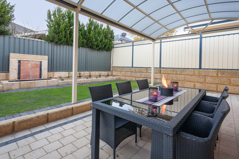 This is an example of a modern patio in Perth.