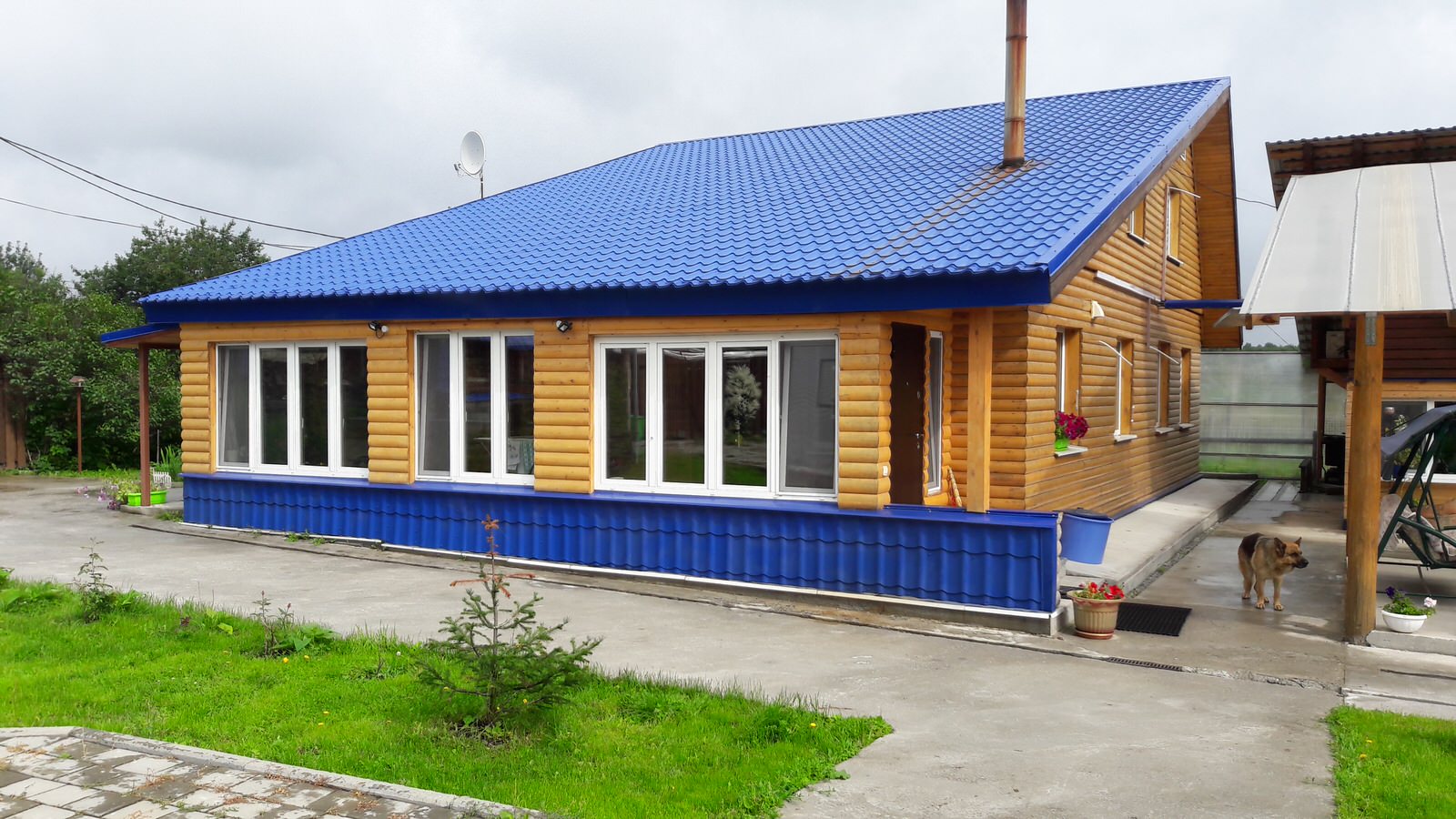 Фамильная усадьба: дом, баня, беседка, курятник