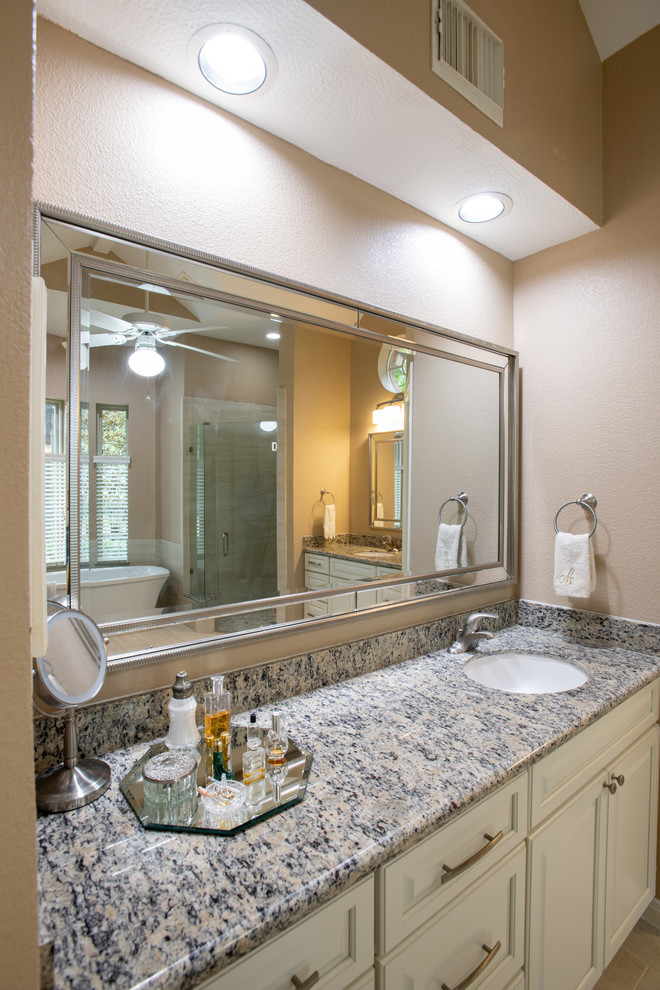 Bathroom - transitional bathroom idea in Houston