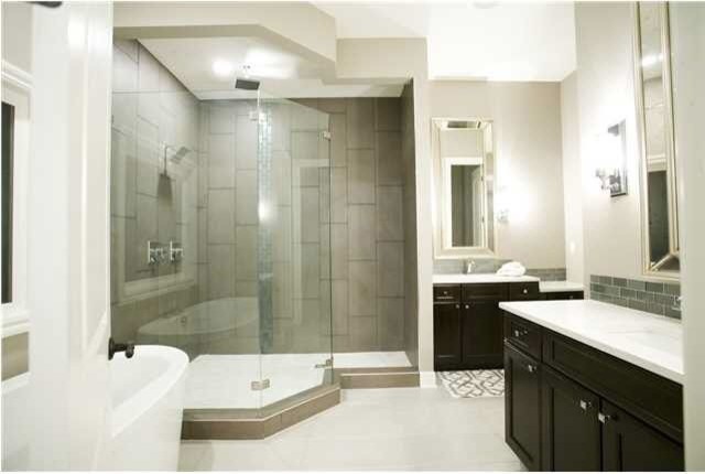 This is an example of a transitional bathroom in Wichita.