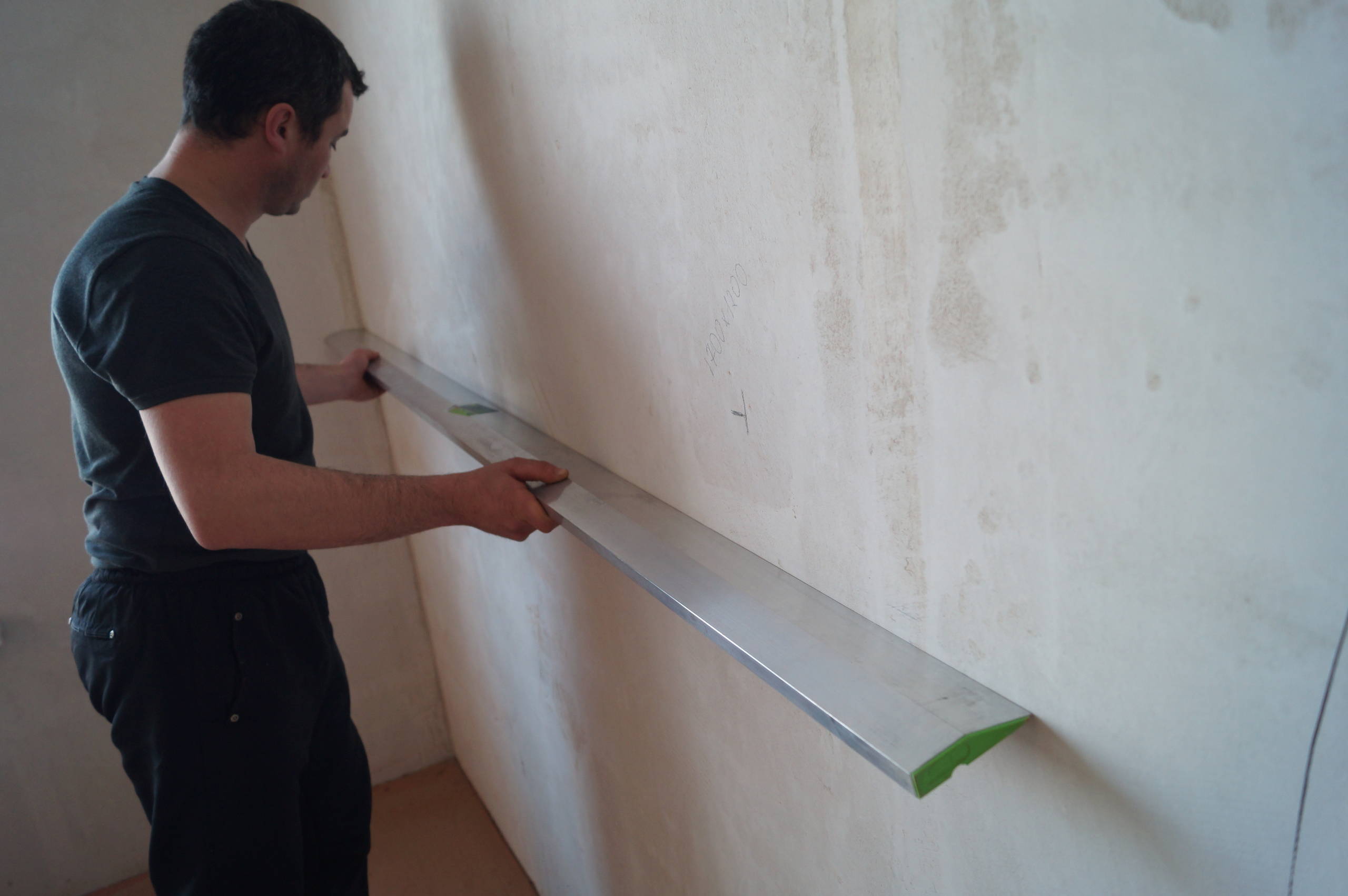 Оштукатуривание стен: пошаговая инструкция