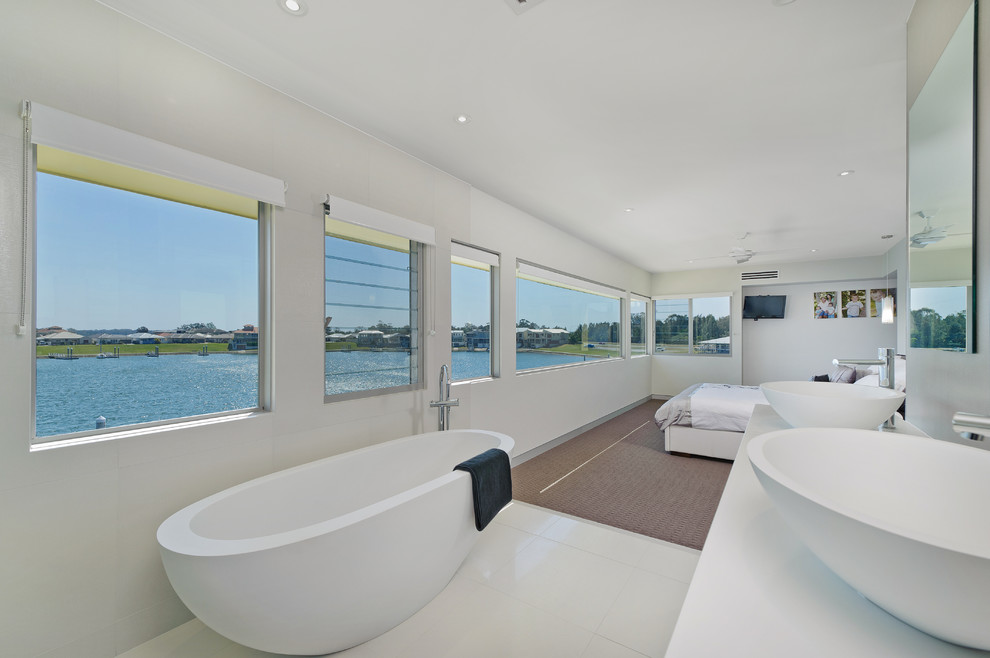Inspiration for a contemporary bathroom in Sydney.