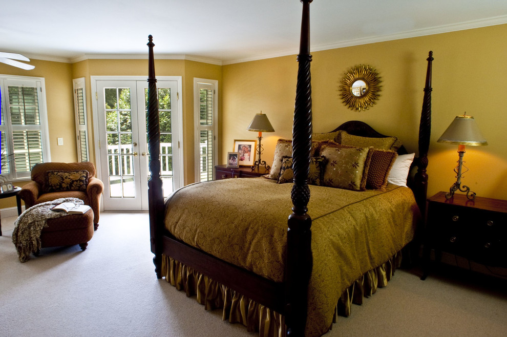 Design ideas for a traditional bedroom in San Francisco.