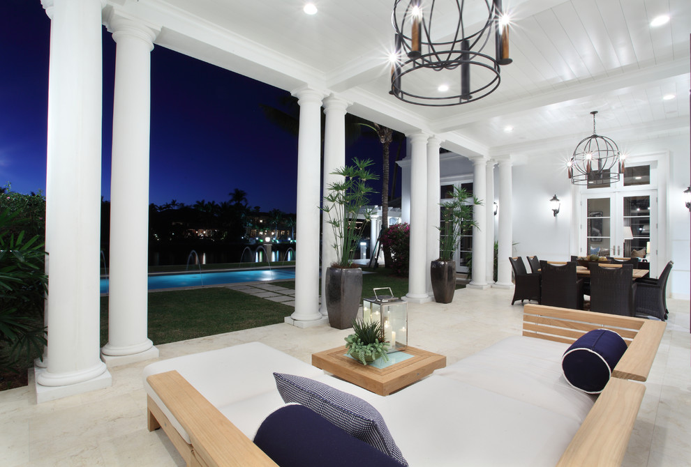 Photo of a transitional patio in Miami.