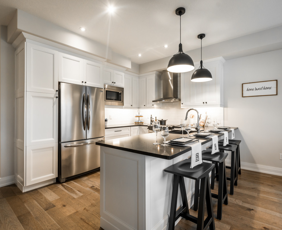 Inspiration for a rustic kitchen remodel in Toronto