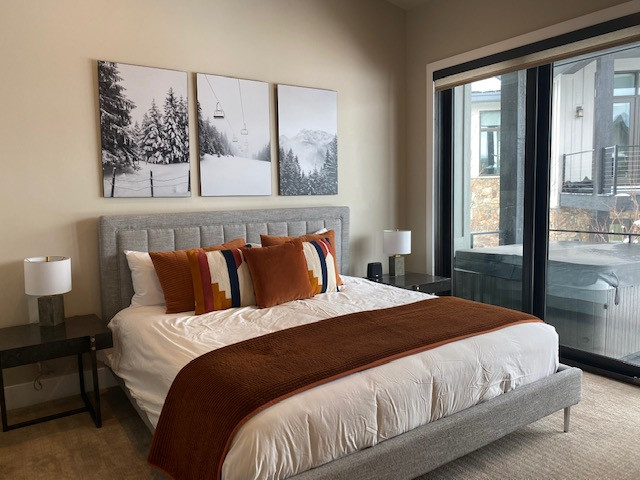 Canyon's Colorful Modern