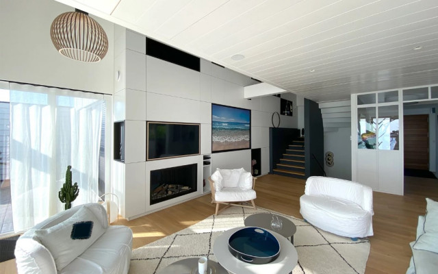 Maison en bord de mer maritim-vardagsrum