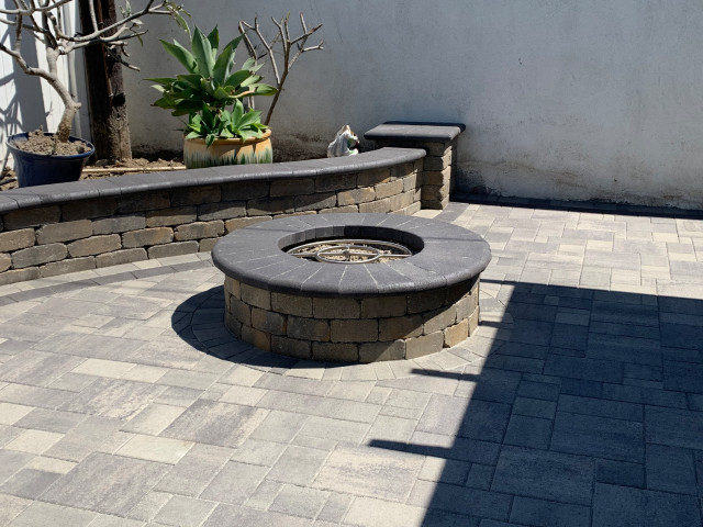 Belgard - Catalina Grana - Rio - Modern - Courtyard - Orange County ...