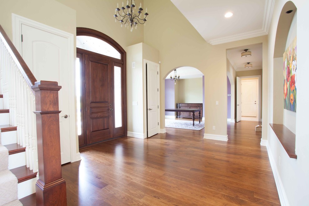 Entryway - transitional entryway idea in Milwaukee