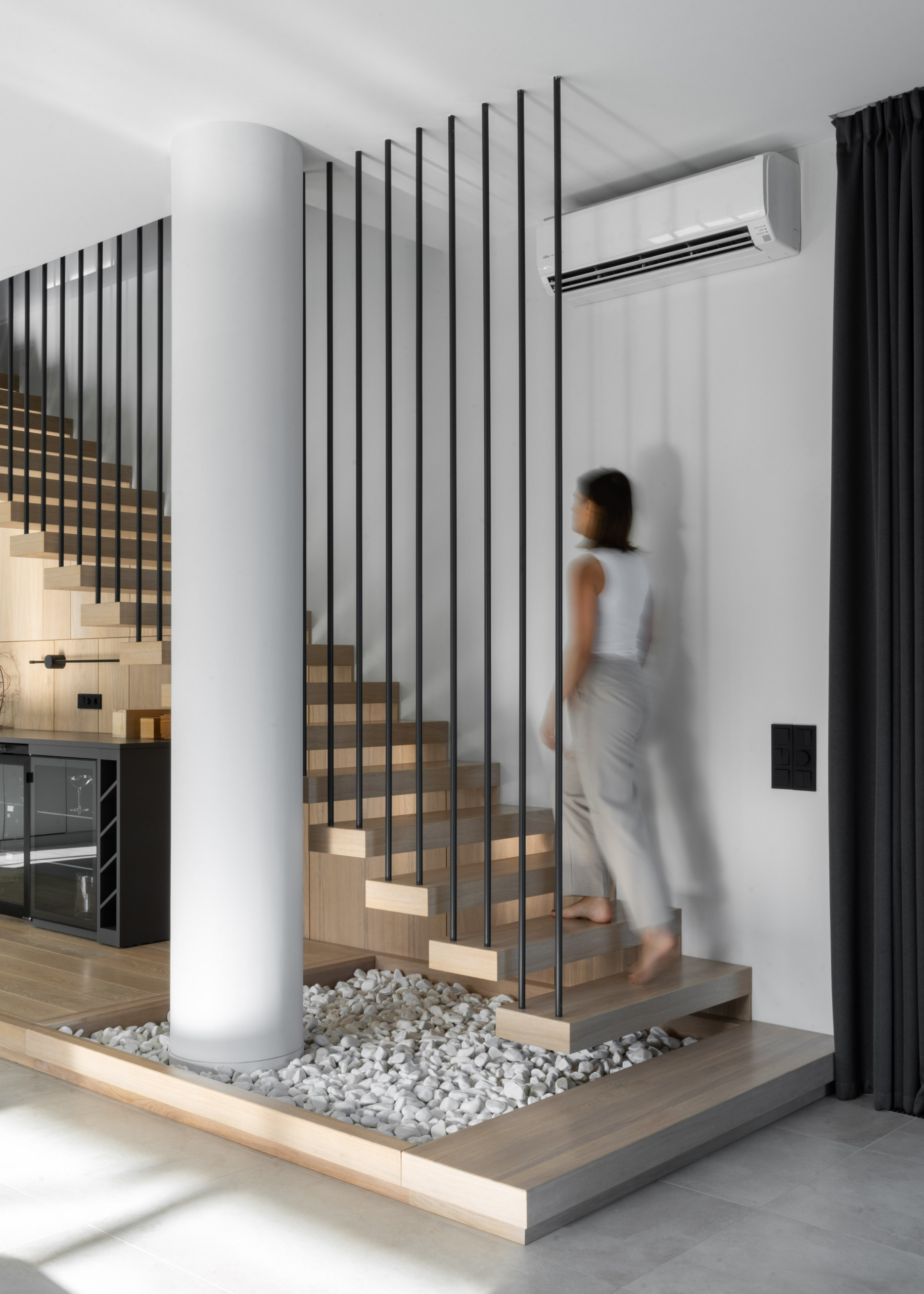 Двухмаршевая лестница: особенности конструкции, расчет и монтаж