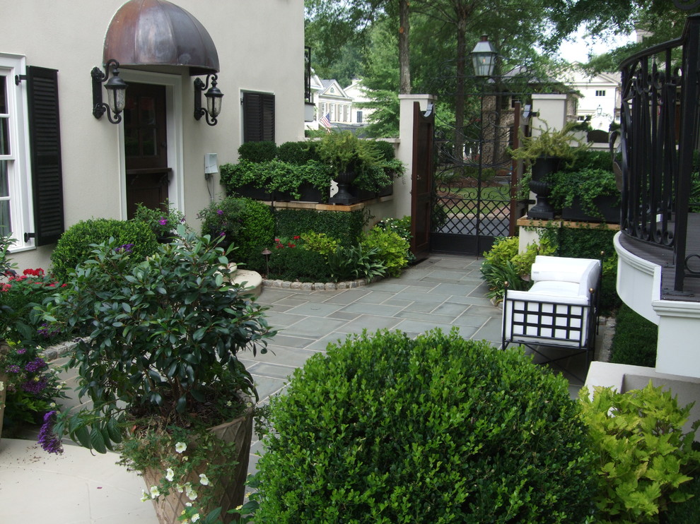 Photo of a contemporary patio in Atlanta.