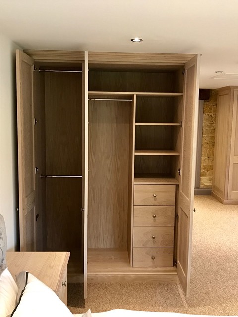 Limed Oak fitted wardrobes inside shot - Country - Gloucestershire - by  Jamie Williams Design Ltd | Houzz IE