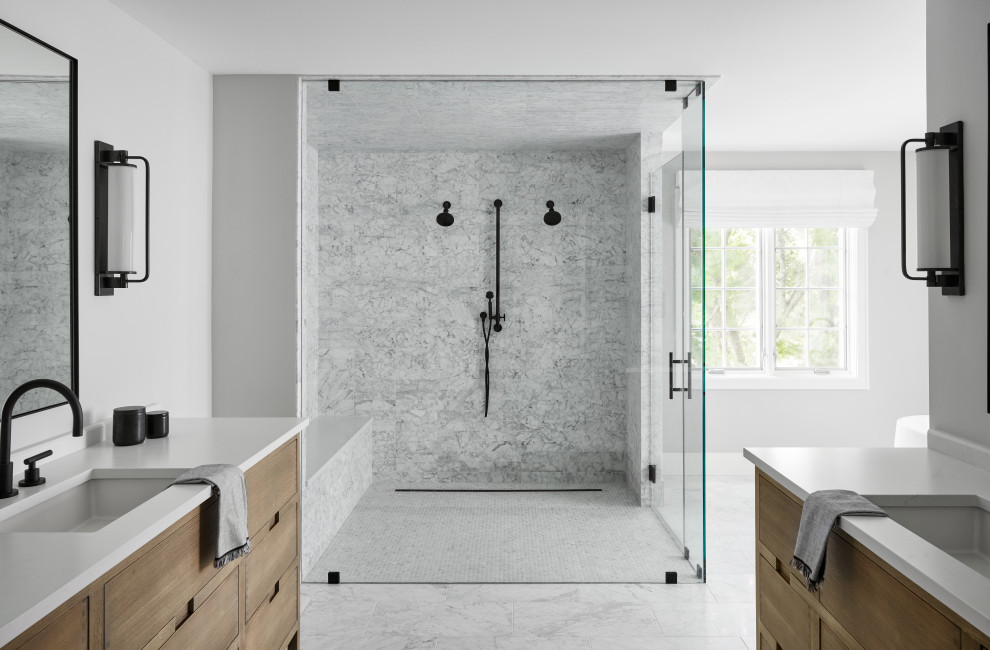 Idée de décoration pour une salle de bain champêtre en bois brun avec un placard à porte plane, un carrelage gris, un mur blanc, un lavabo encastré, un sol blanc, un plan de toilette blanc, un banc de douche, meuble double vasque et meuble-lavabo sur pied.