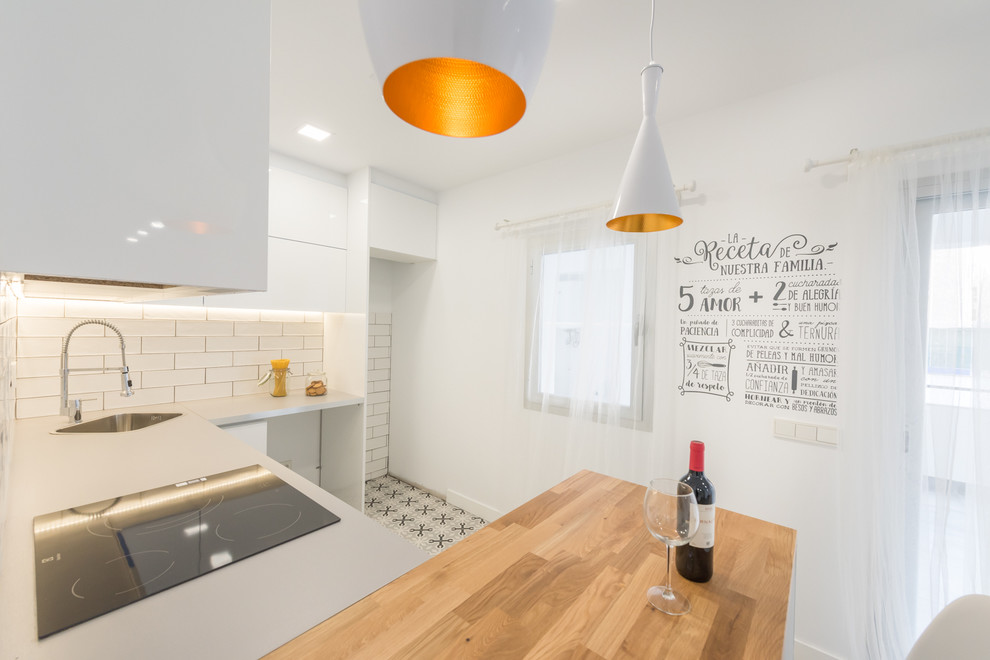 Design ideas for a contemporary kitchen in Palma de Mallorca.