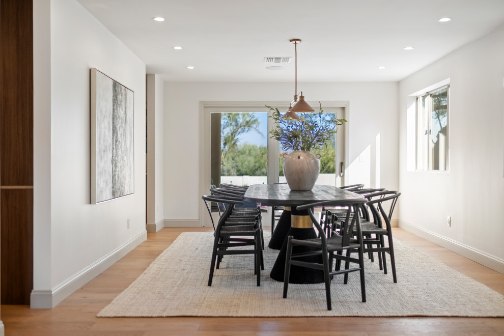 Dining room - transitional dining room idea in Phoenix