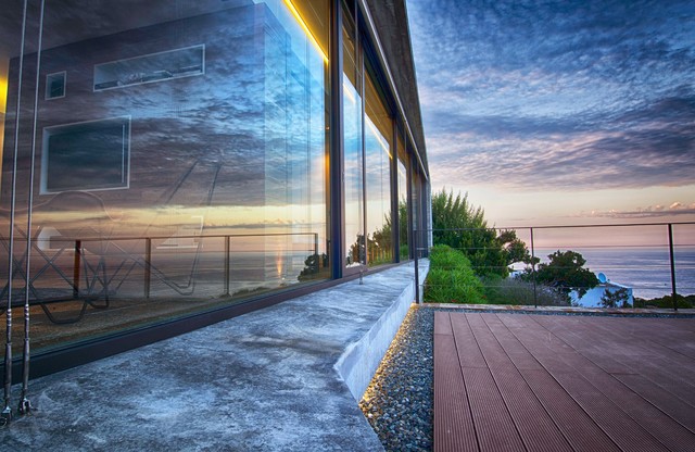 Casa HOWA moderno-terraza-y-balcon