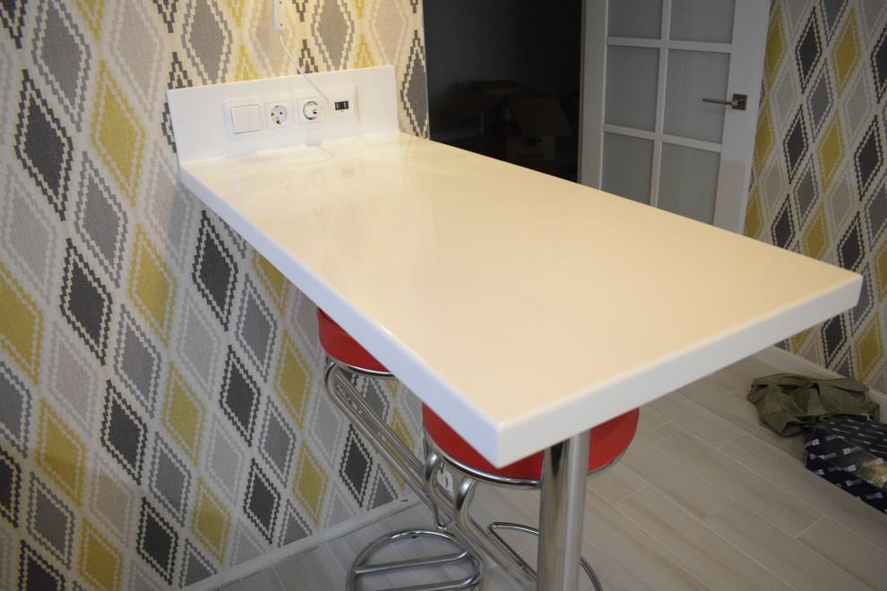 Кухня Кальвадос из массива дуба с каменной столешницей