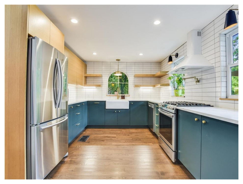 Kitchen - kitchen idea in Austin