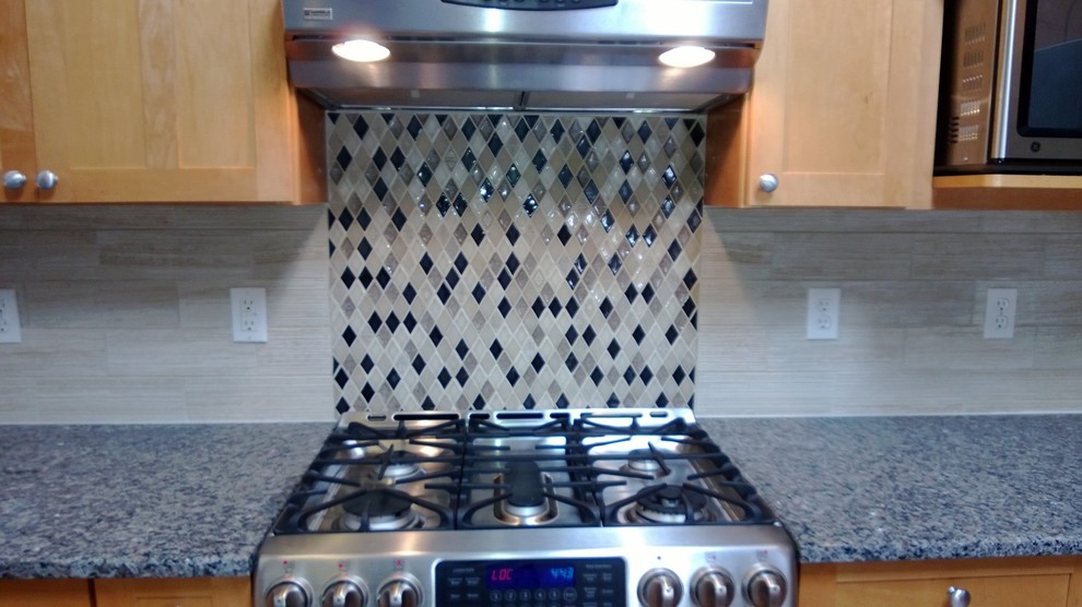 Transitional kitchen photo in Seattle