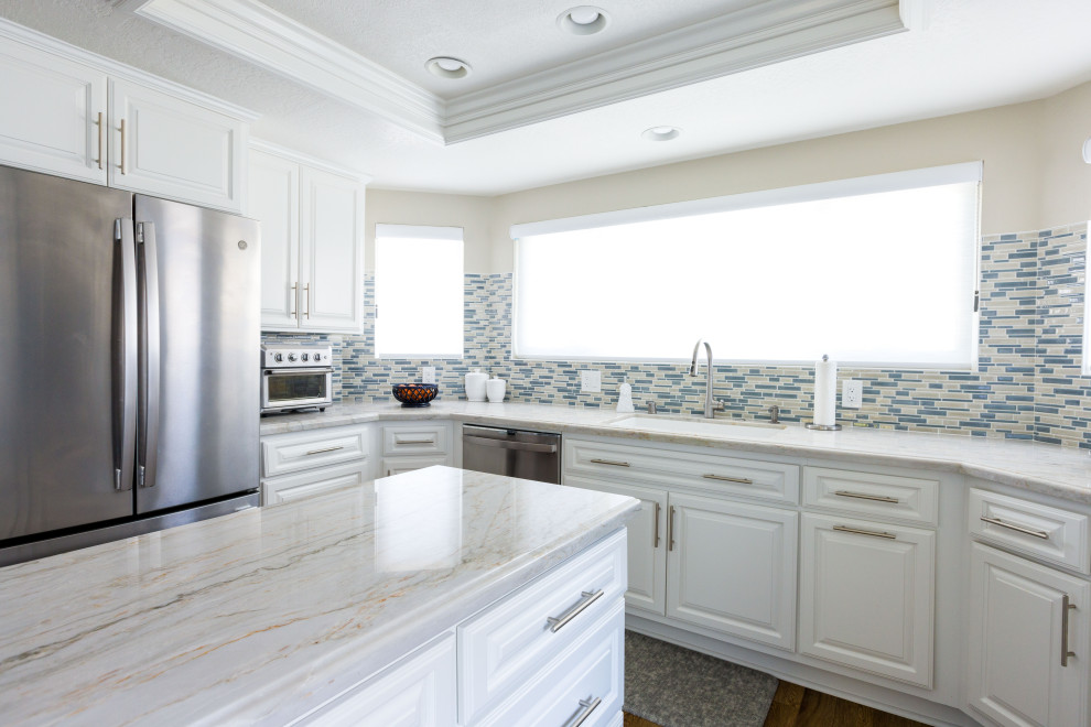 Kitchen - kitchen idea in Orange County