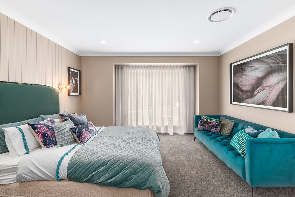 Photo of an eclectic bedroom in Brisbane.