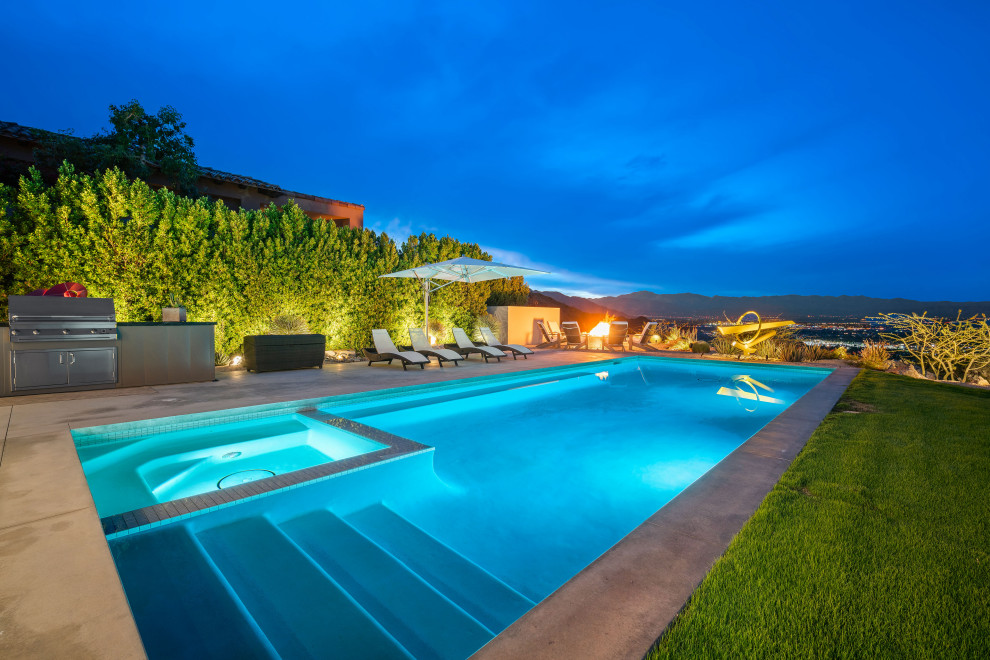 Modern pool in Los Angeles.