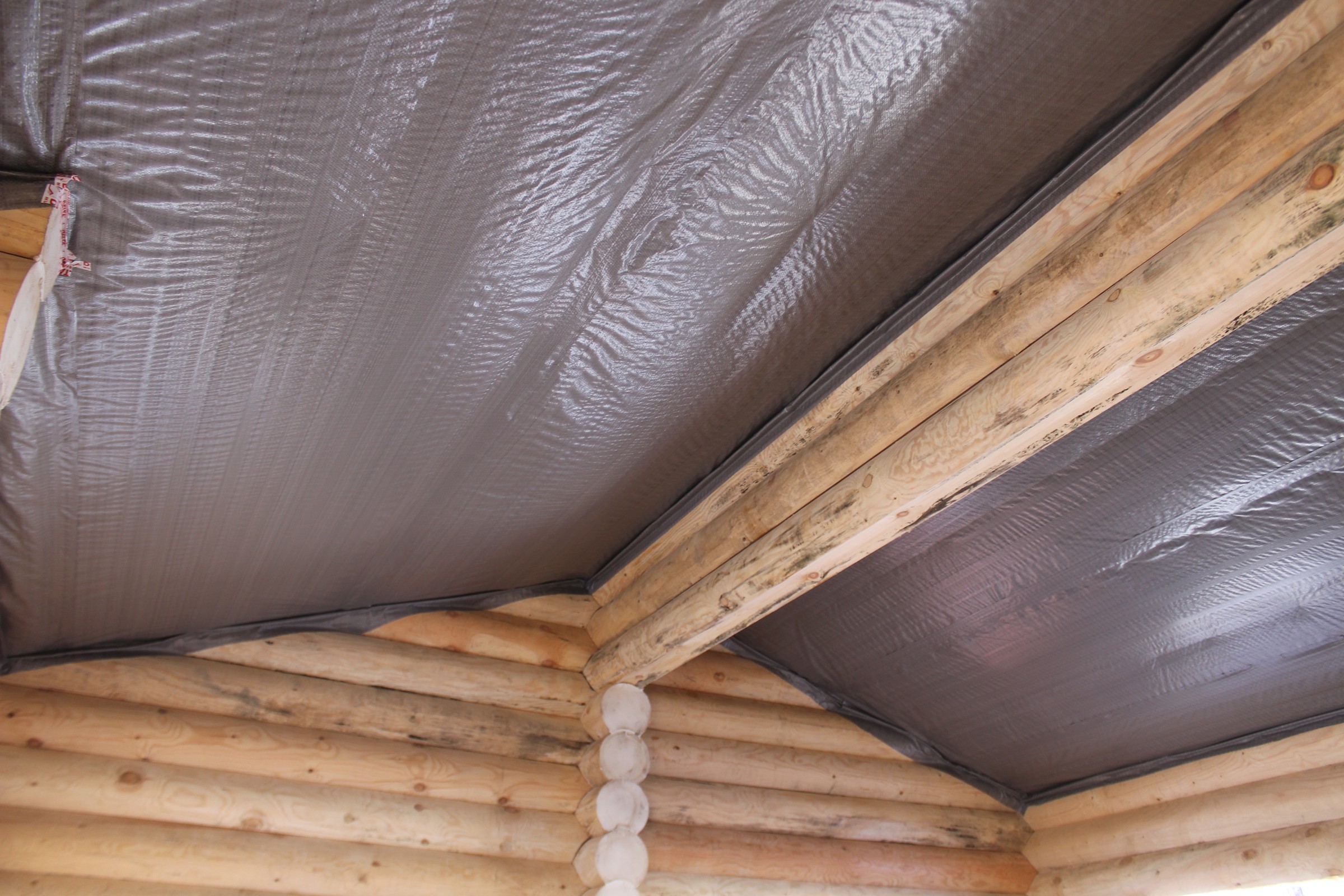 Цементно-песчаная черепица Braas.