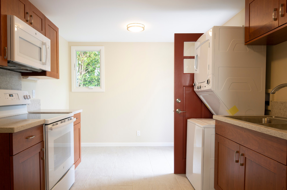 Home design - transitional home design idea in Hawaii