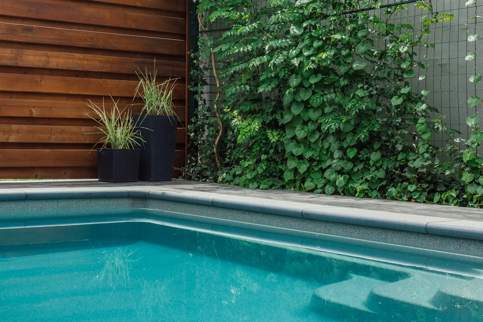 Бассейн возле дома в Краснодаре