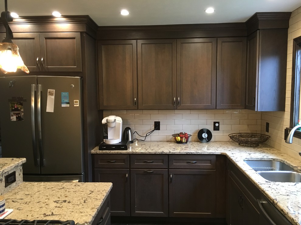 Home design - transitional home design idea