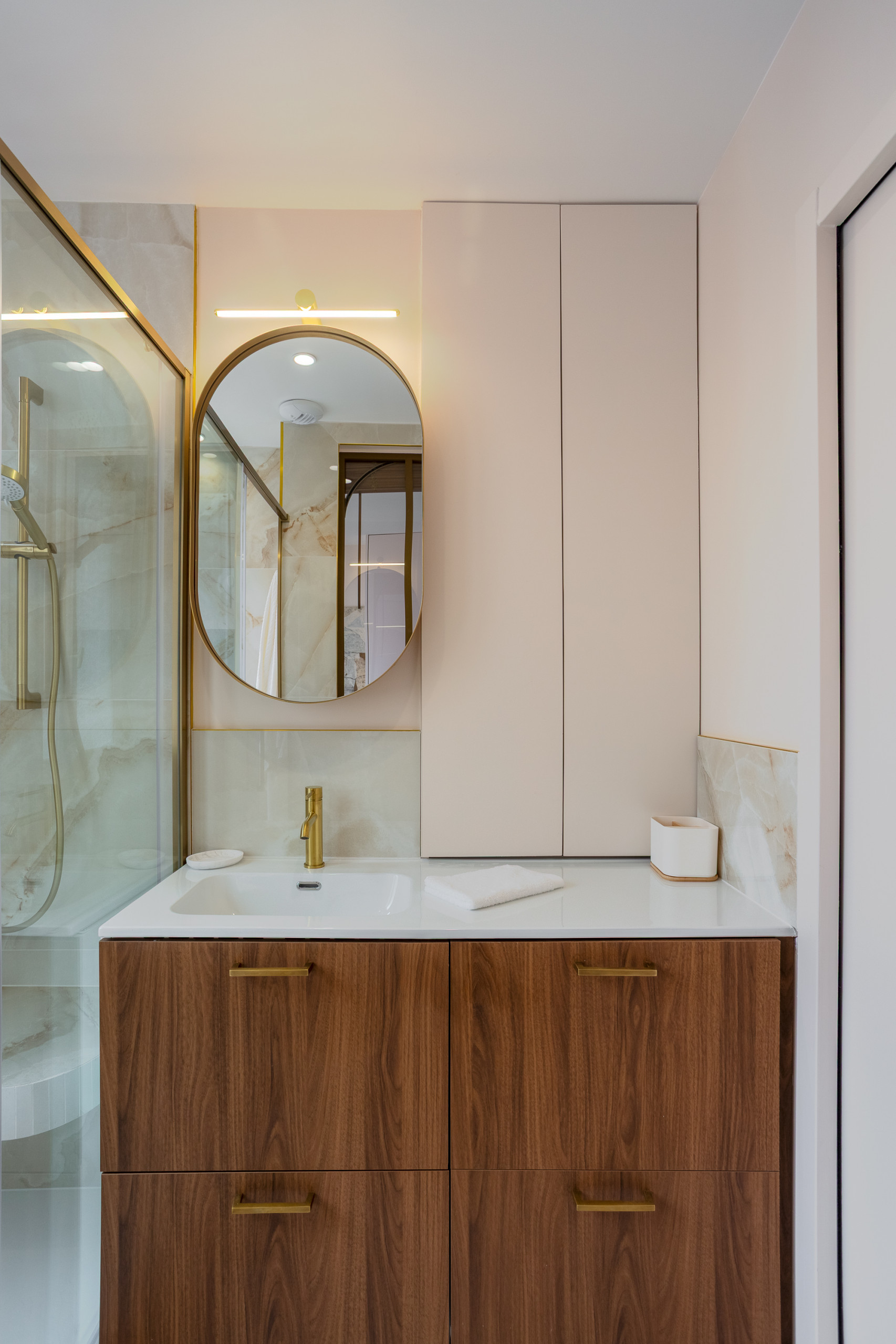 Une salle de bain raffinée dans moins de 4 m²