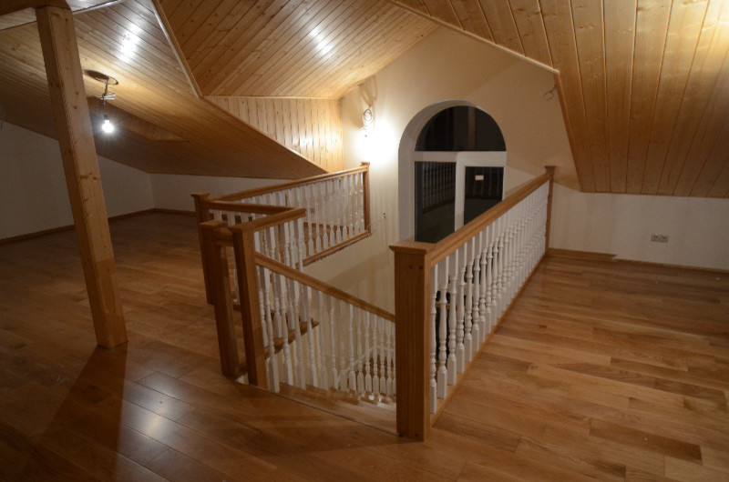Wood cladding of a concrete stair