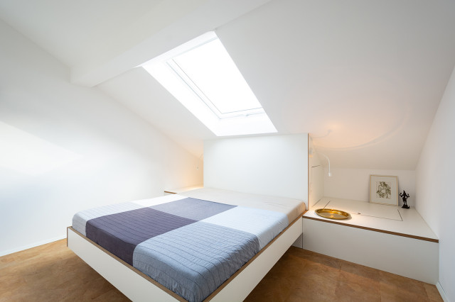 HAUS EDS5 - Bett mit Einbau in Dachschr&auml;ge scandinavian-bedroom