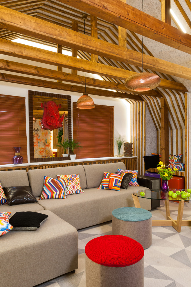 Яркие стены