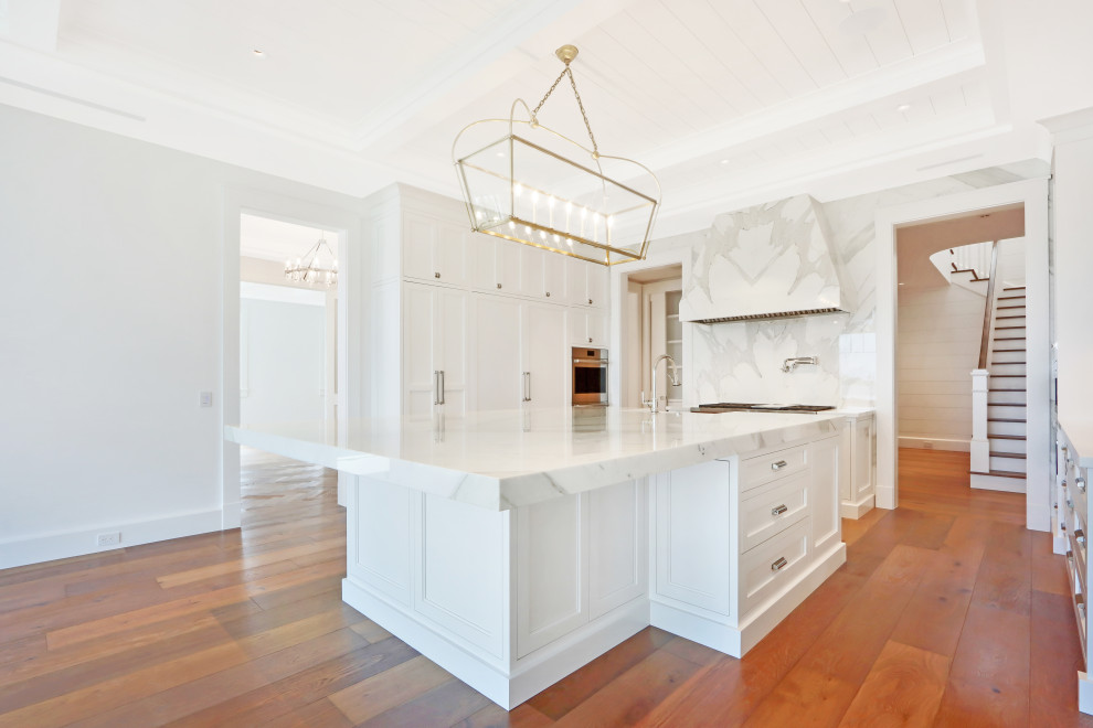 Transitional kitchen photo in Miami