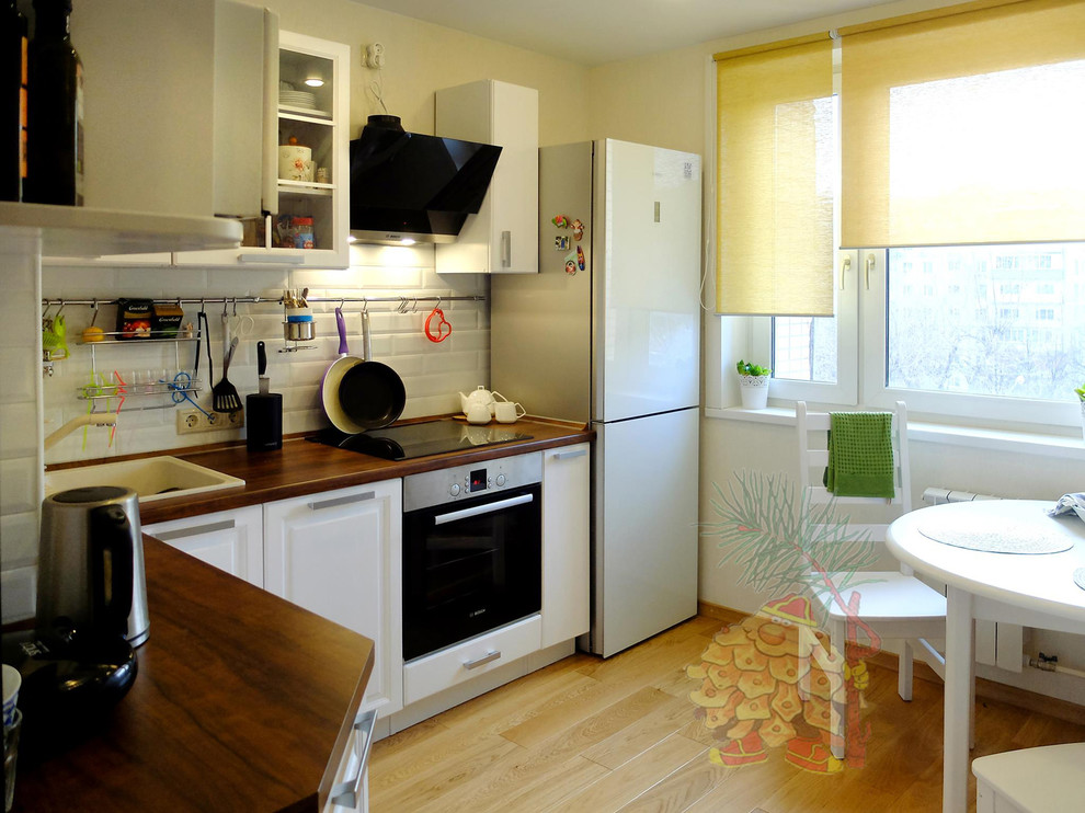 Цветные кухни. (сосна, эмаль)