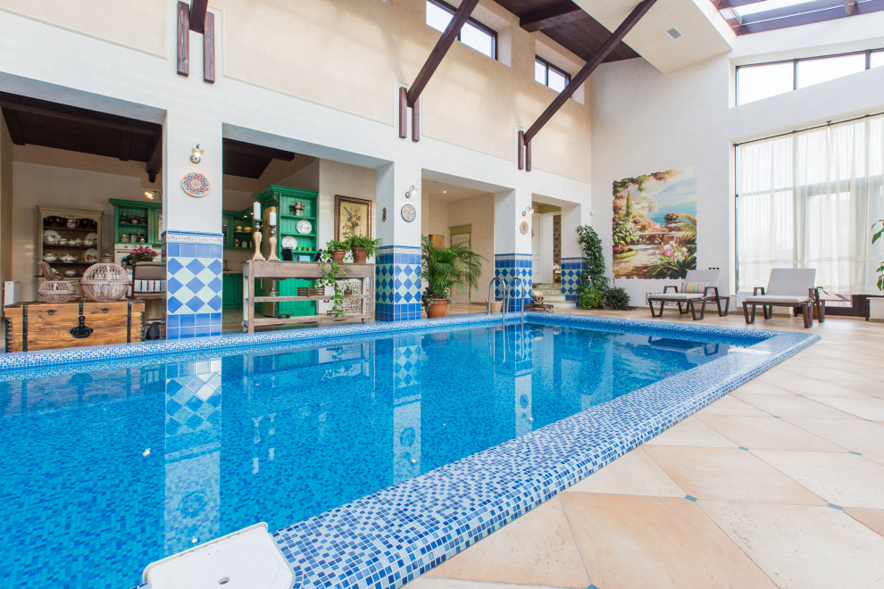 Интерьер гостевого дома в стиле Прованс. Интерьер бассейна (150 кв м)