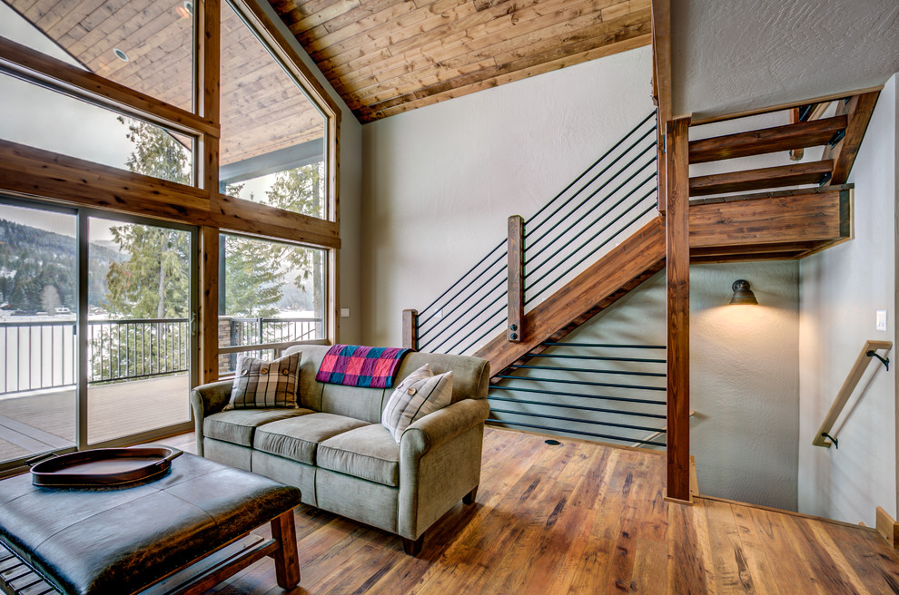 Mountain style home design photo in Seattle