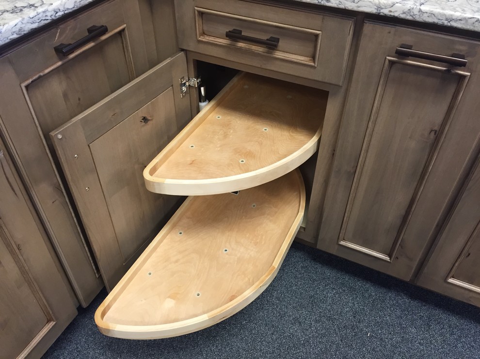 Inspiration for a small transitional l-shaped kitchen remodel with an undermount sink, flat-panel cabinets, gray cabinets and quartzite countertops
