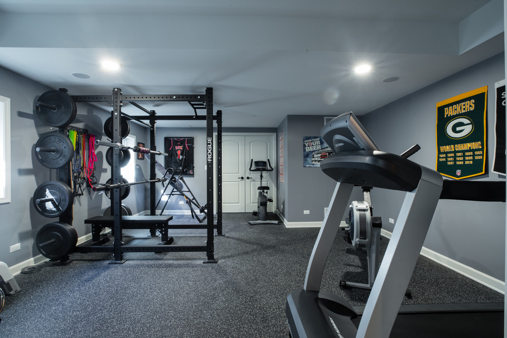 Design ideas for a transitional home gym in Chicago.