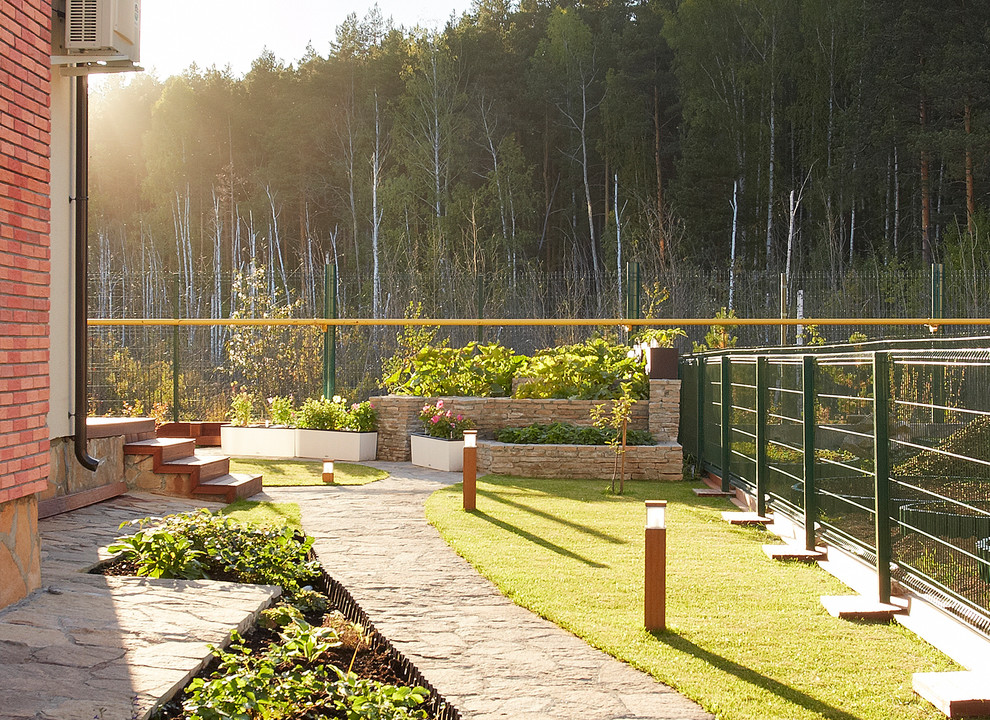 Беседка над прудом