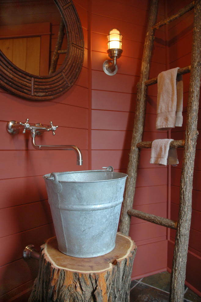 Inspiration for a country bathroom in Toronto.