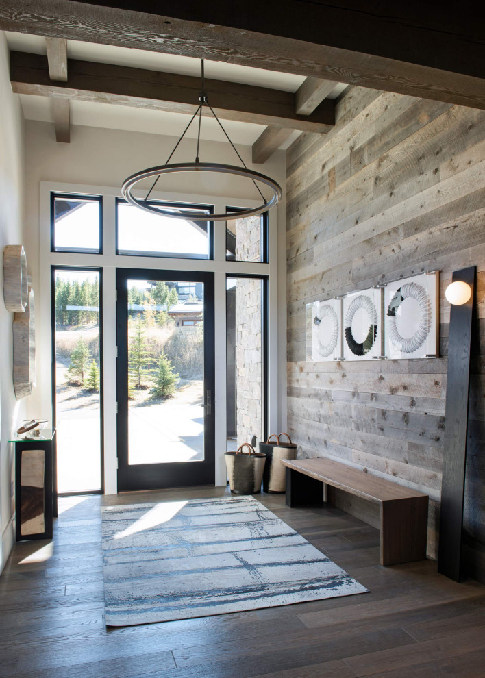 Entryway - rustic entryway idea