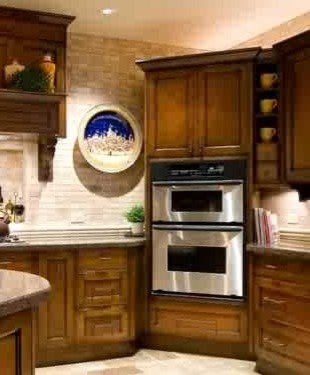 Transitional home design photo in Vancouver
