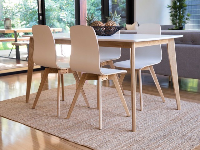 mocka table and chairs