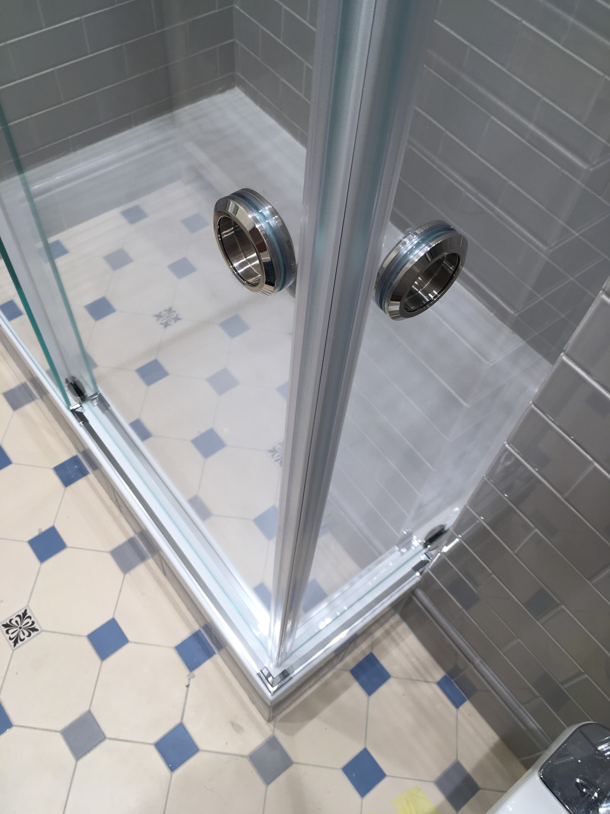 Душевая кабина в квартире